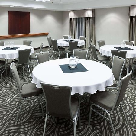 Hampton Inn & Suites Tulare Exteriör bild