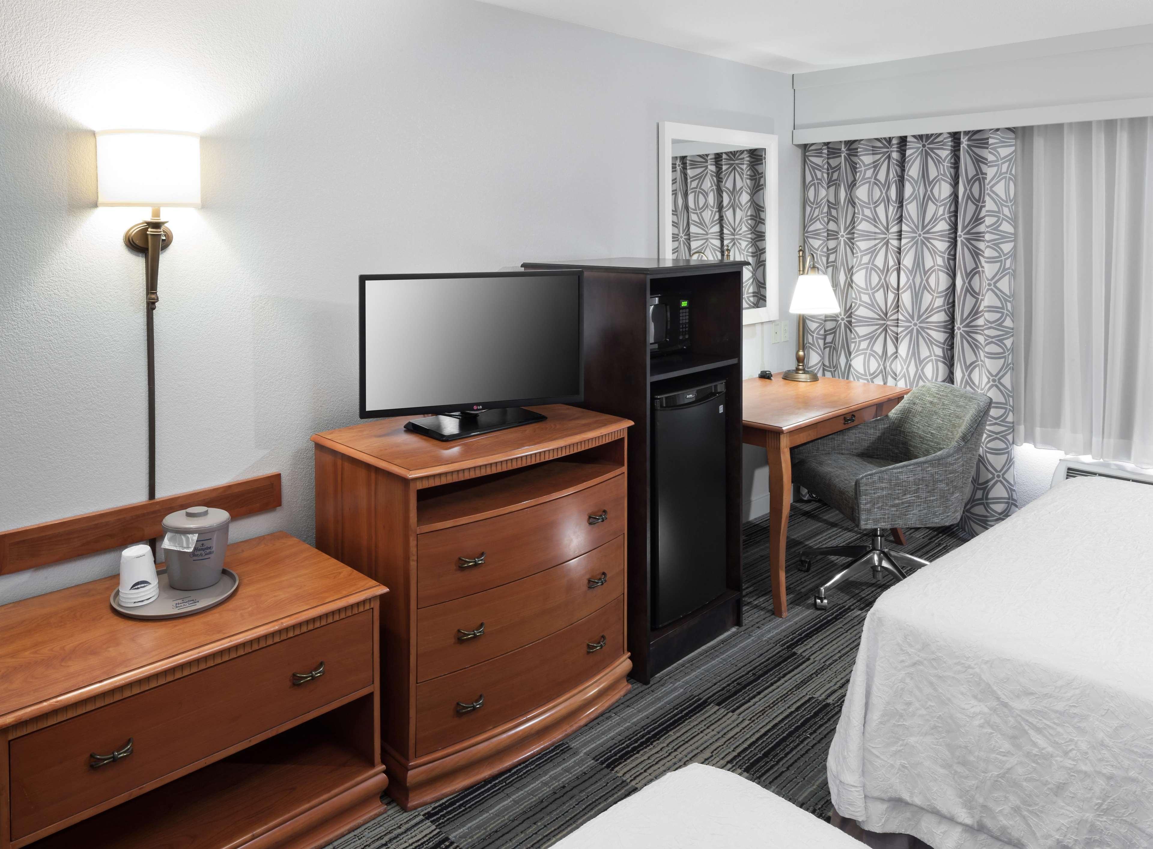 Hampton Inn & Suites Tulare Exteriör bild