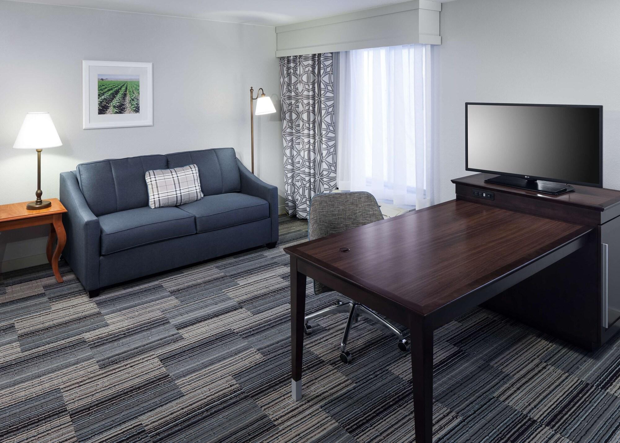 Hampton Inn & Suites Tulare Exteriör bild