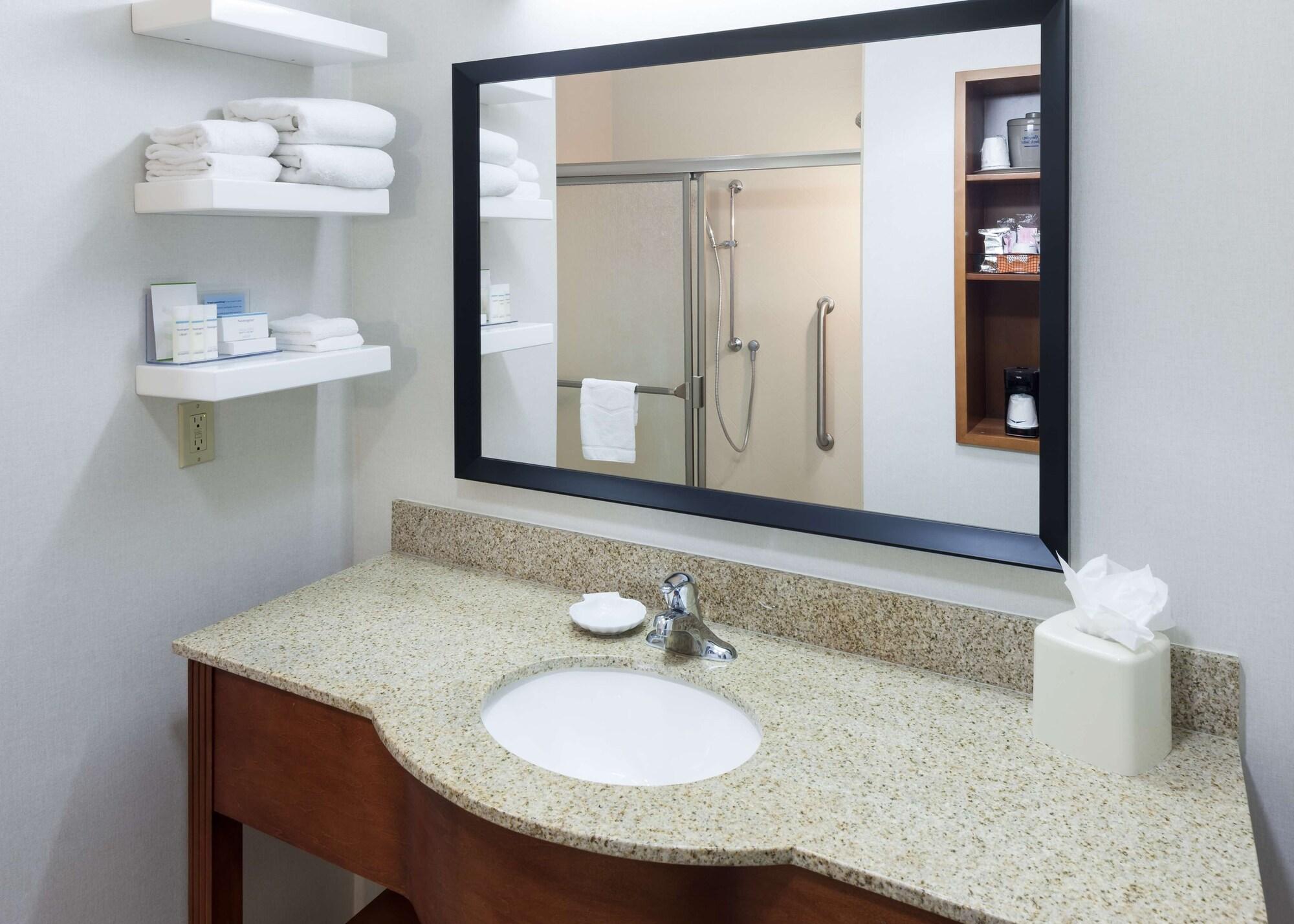 Hampton Inn & Suites Tulare Exteriör bild