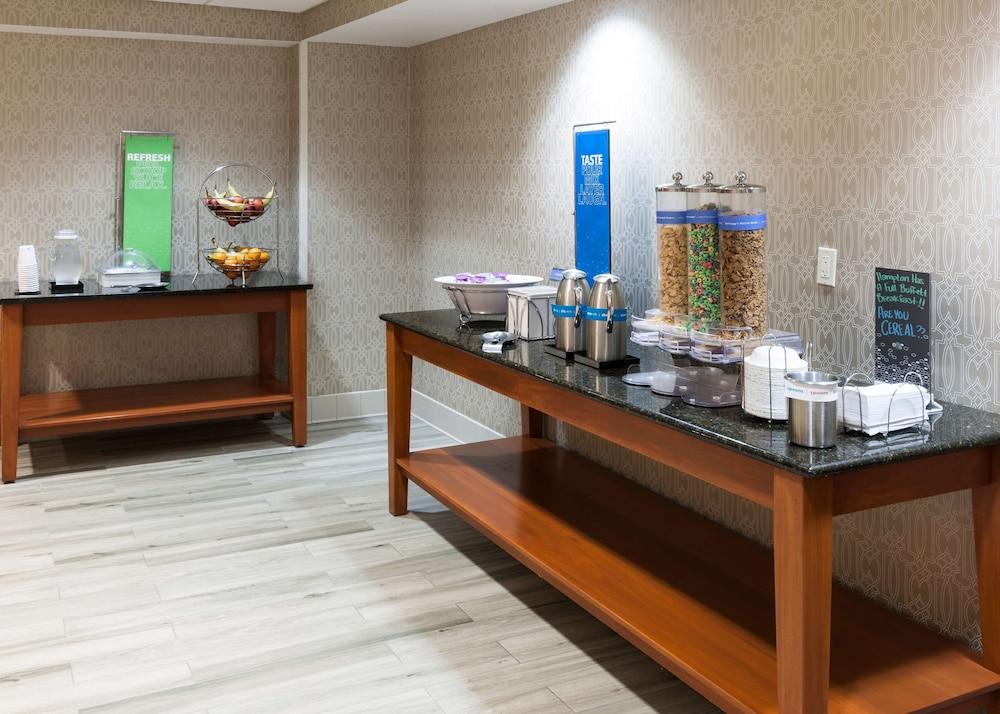 Hampton Inn & Suites Tulare Exteriör bild