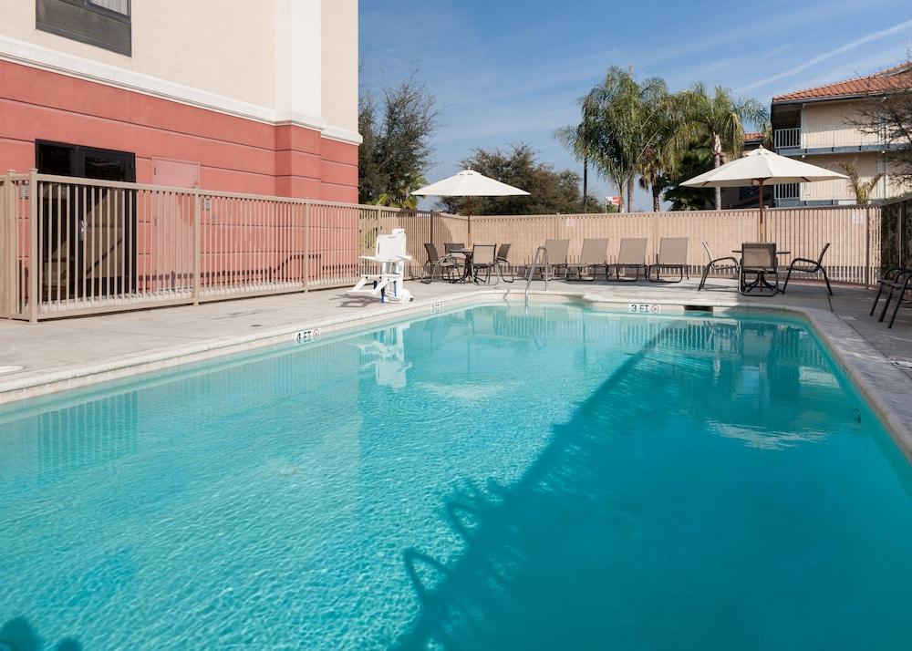 Hampton Inn & Suites Tulare Exteriör bild