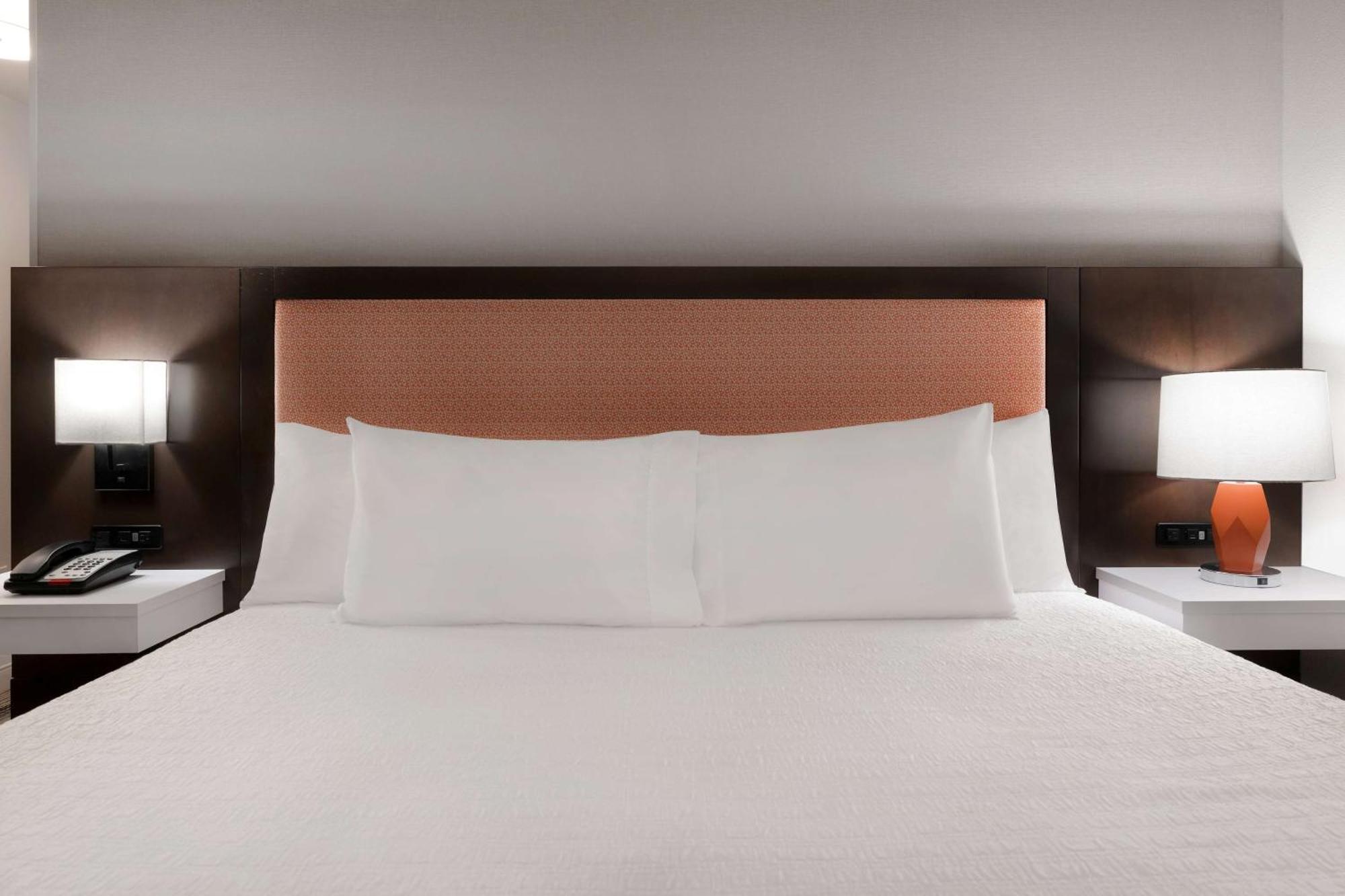 Hampton Inn & Suites Tulare Exteriör bild