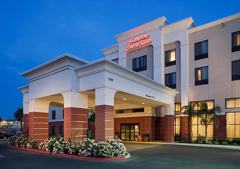Hampton Inn & Suites Tulare Exteriör bild